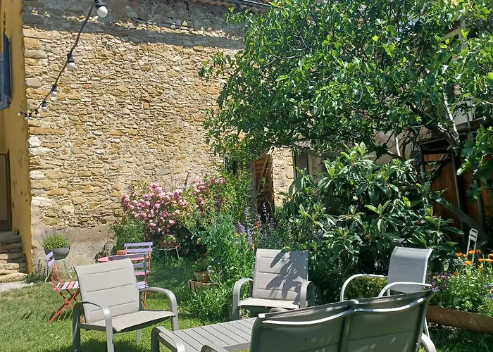 Dans Ferme Provencale 3* Ongles