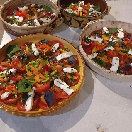 Dans Ferme Provencale Bed & Breakfast 3*