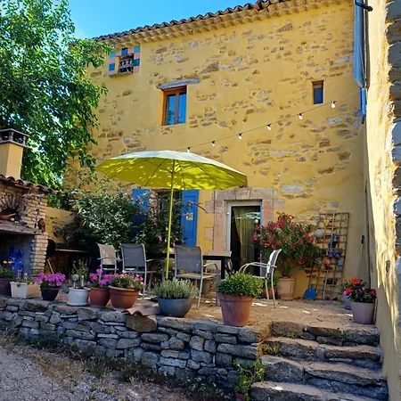 Dans Ferme Provencale Ongles