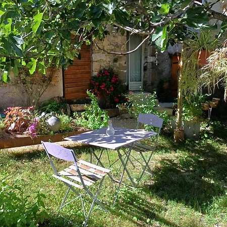 Dans Ferme Provencale 3* Ongles