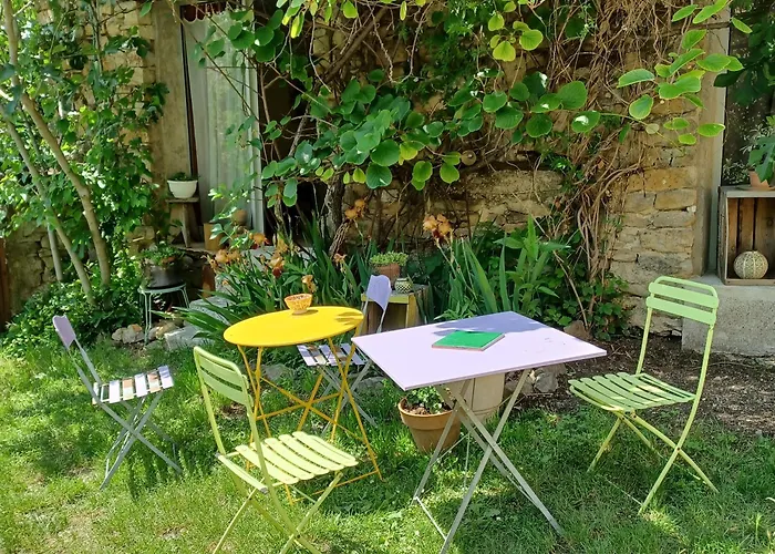 Dans Ferme Provencale 3* Ongles